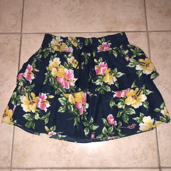 Hollister Floral Print Ruffle Skirt Size S - Picture 2 of 6